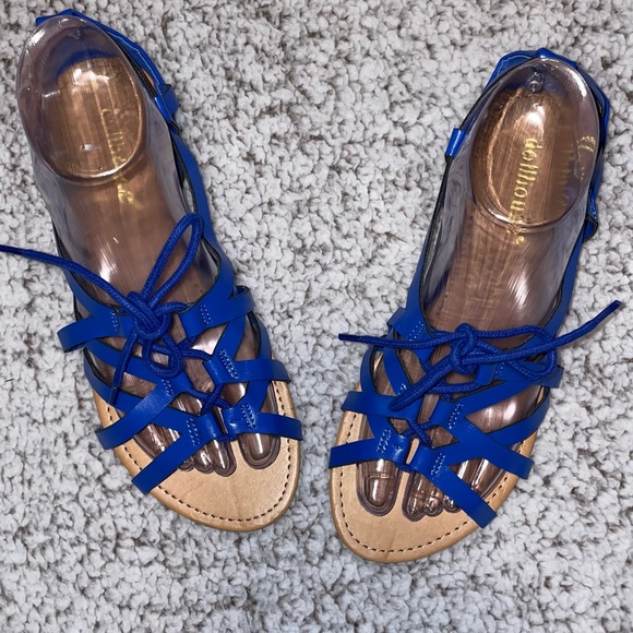 CLEARANCE NWOB DOLLHOUSE  SANDALS WOMNE’S  SIZE 7 1/2 - Picture 2 of 16